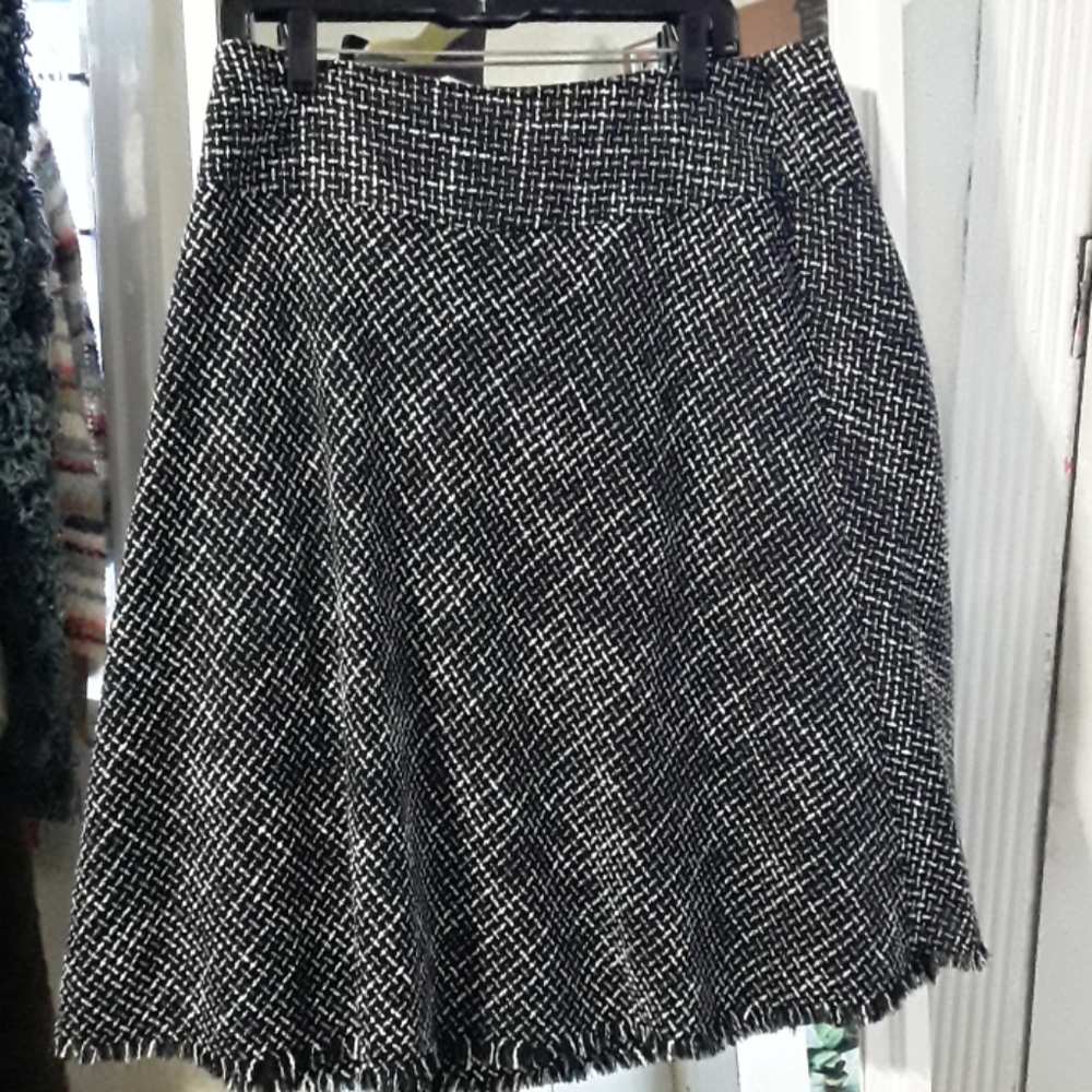 Skirt black white tweed